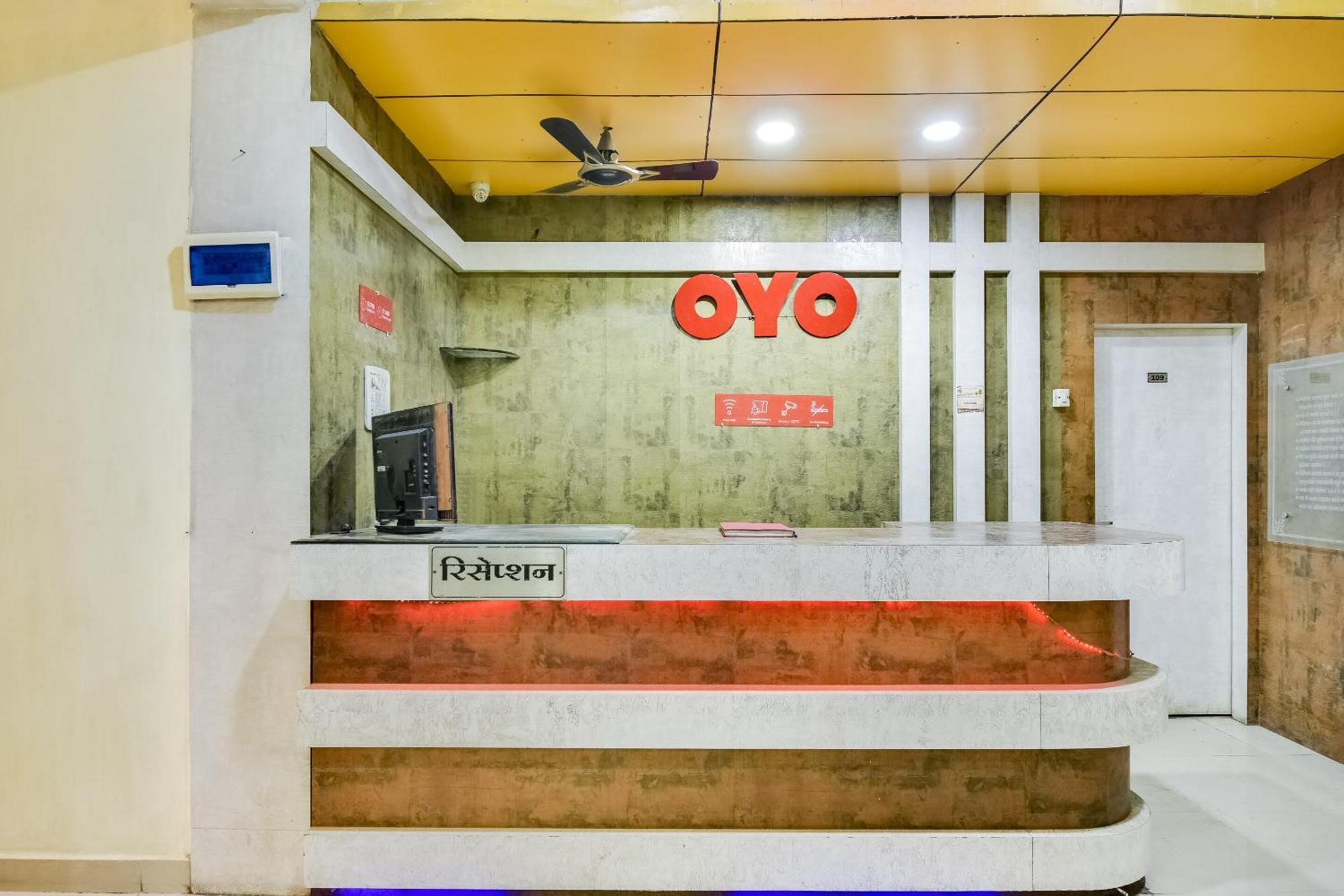Oyo 69828 ホテル アリアン Khāmgaon エクステリア 写真